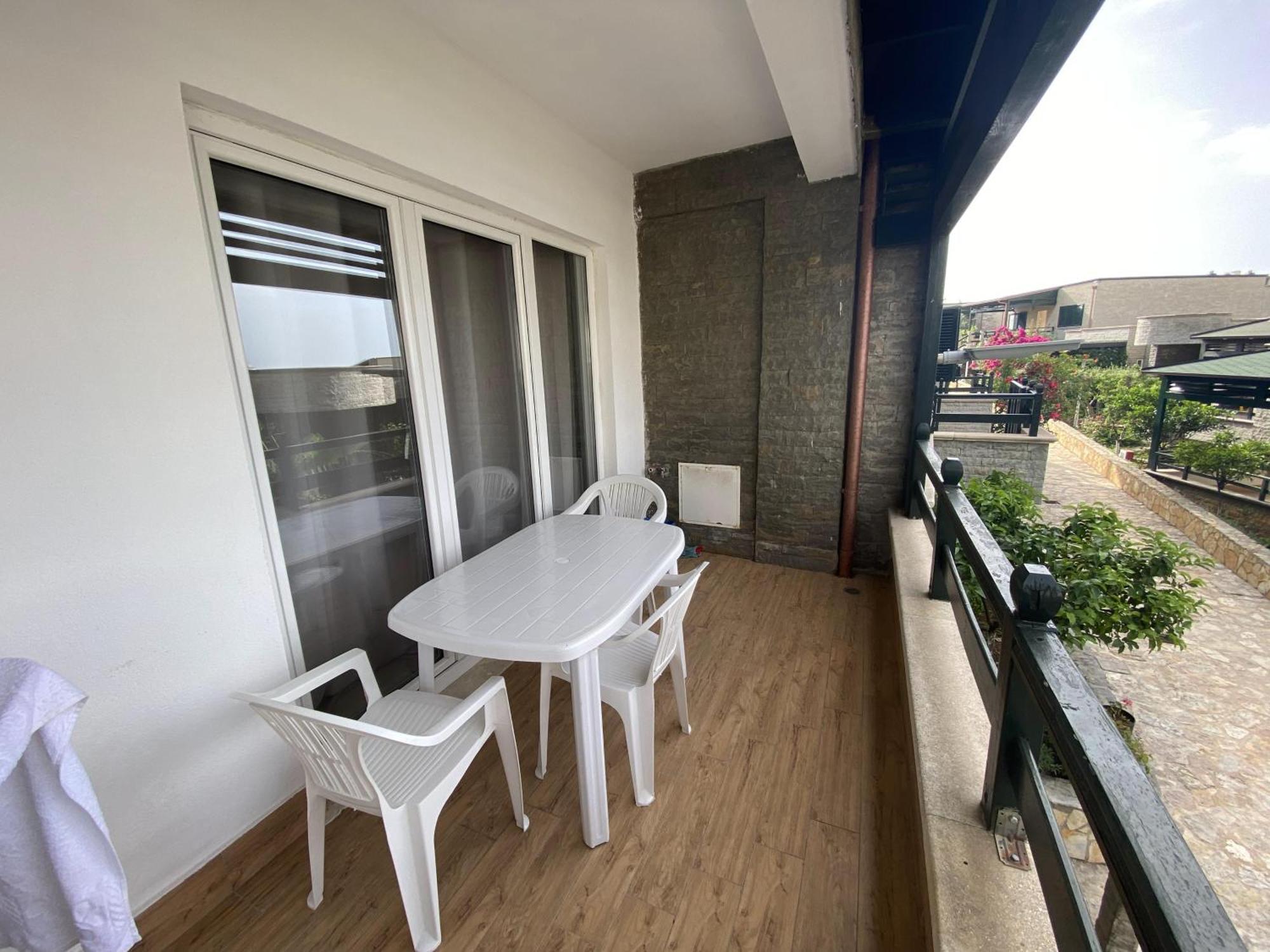 Aquamarine Apartments 1, Вльора Екстер'єр фото