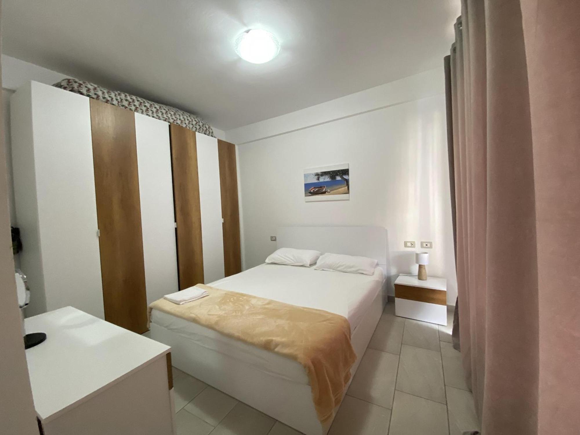 Aquamarine Apartments 1, Вльора Екстер'єр фото